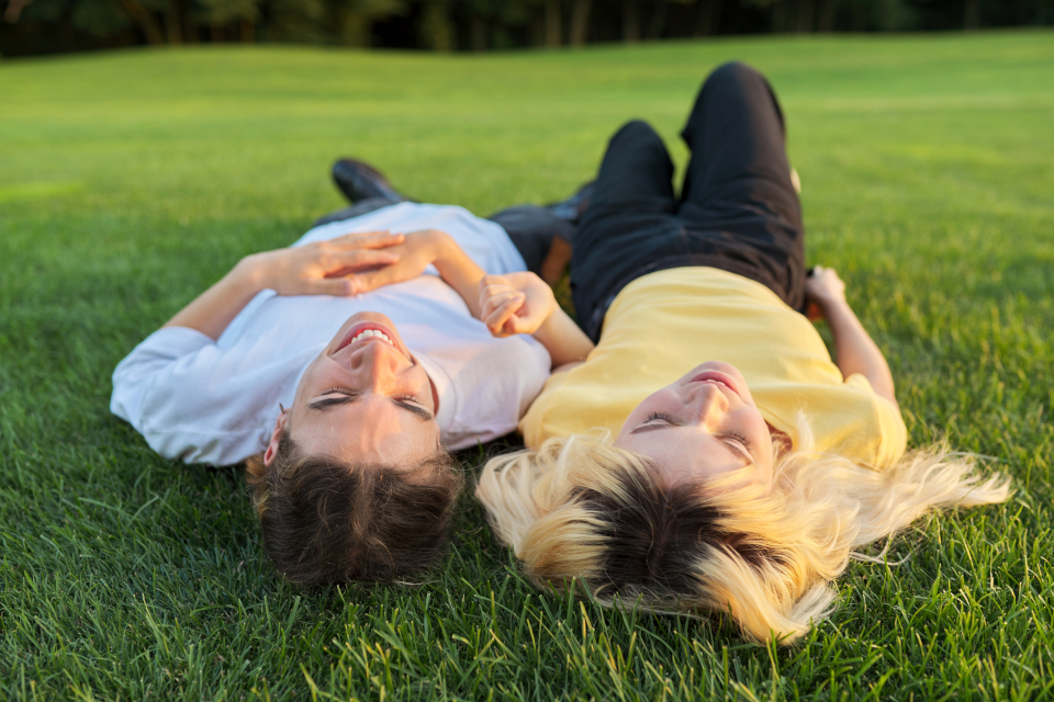 Feeling Happier When You’re with your Partner as Soulmate Signs